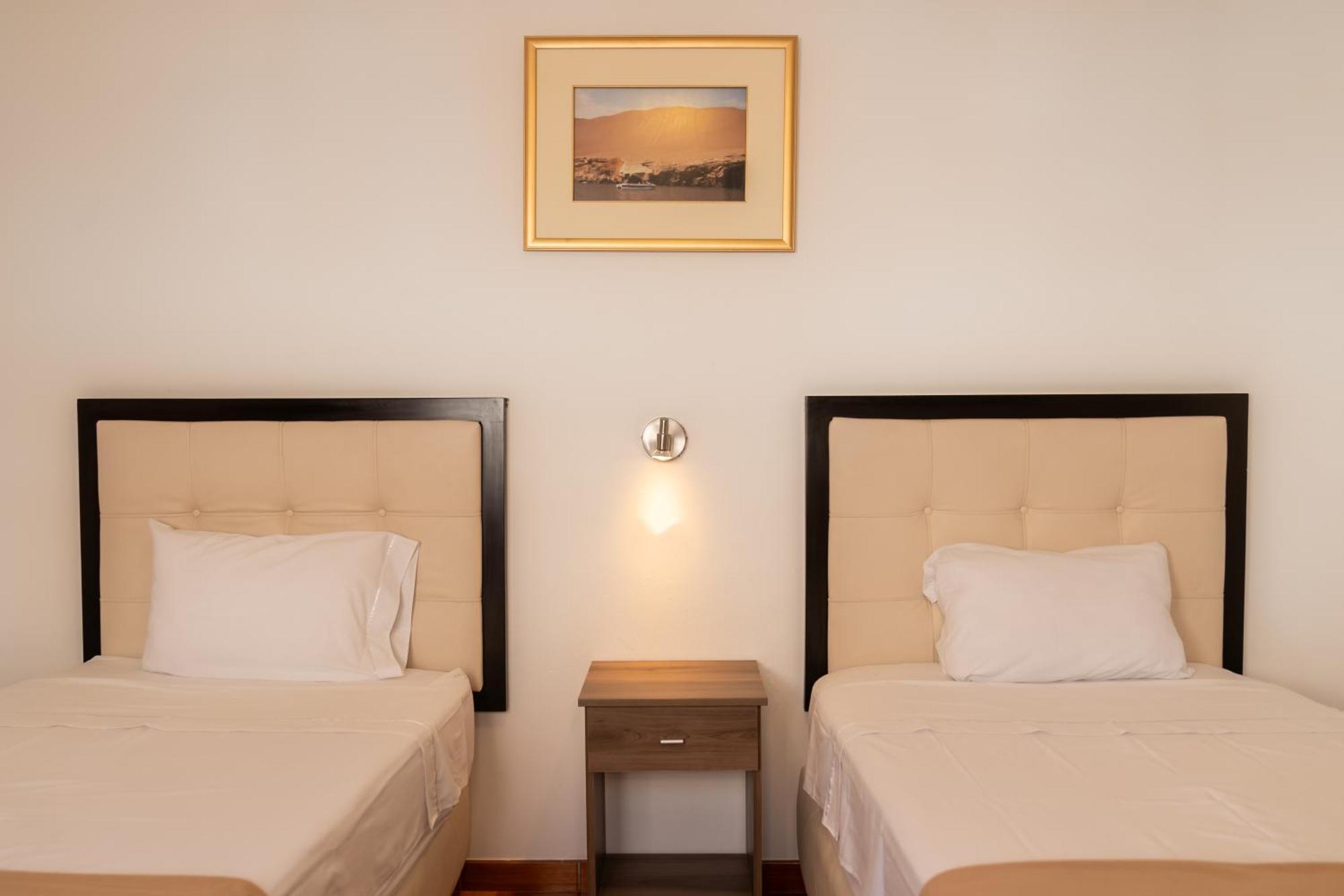 Hostal Los Frayles Paracas Exterior foto